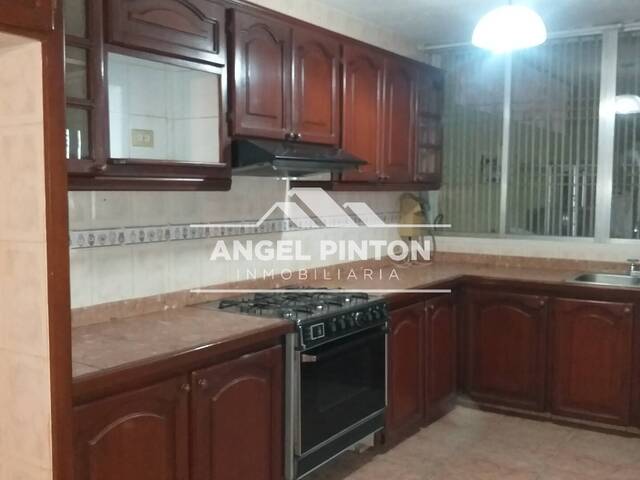 30 Casas para venta en Maracaibo - V - 525