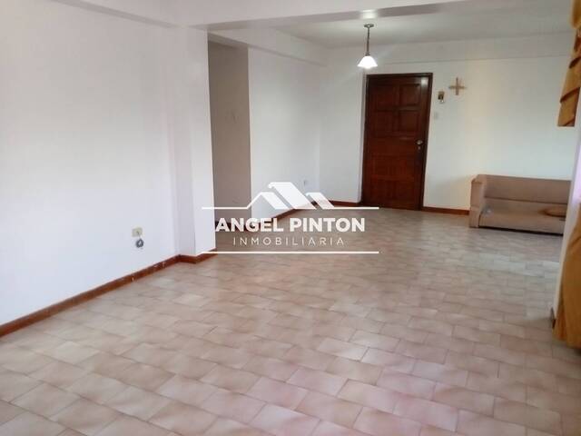 #7450 - APARTAMENTO para Alquiler en Maracaibo - V